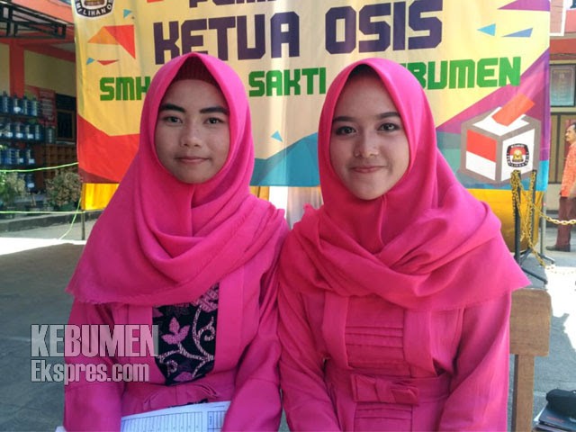 Pasangan Lestari-Sindi Menangi Pemilu SMK Batik Sakti 1 Kebumen