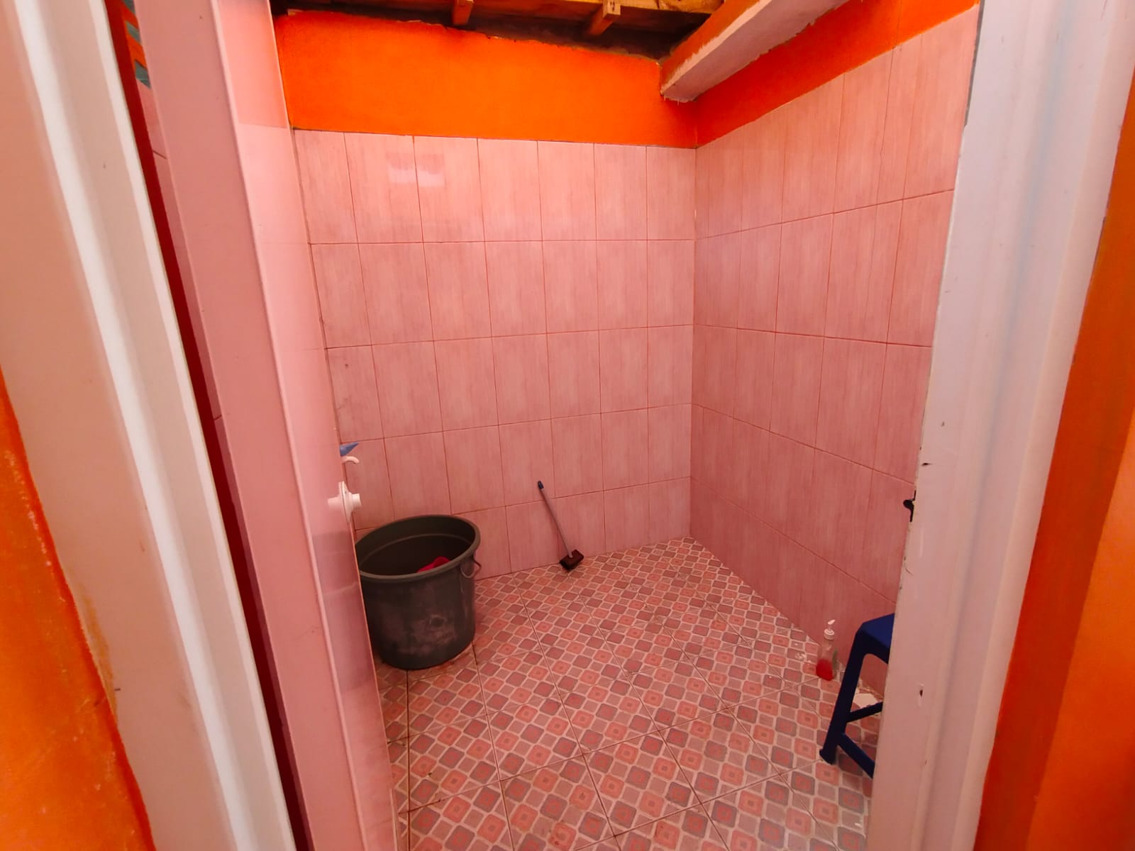 Ruang Kamar Mandi Lantai Atas